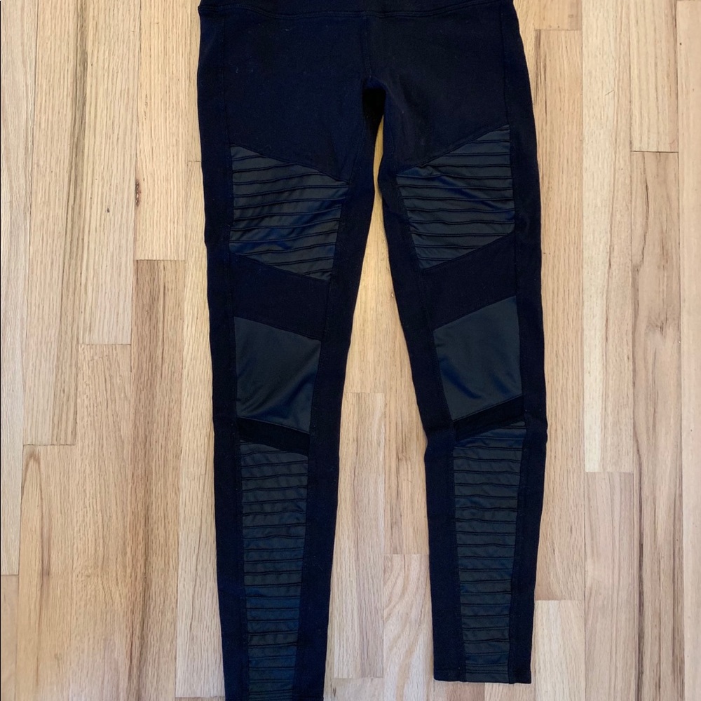 Alo Yoga Moto Leggings